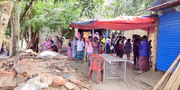সন্তানের অপেক্ষায় ছিল সবাই, বজ্রপাতে ৯ মাসের অন্তঃসত্ত্বার মৃত্যু
