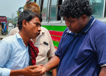 ‘রাগ করলা’ বলে ভাইরাল হওয়া সেই যুবক আসলে কে