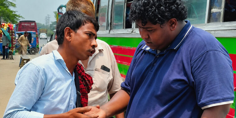 ‘রাগ করলা’ বলে ভাইরাল হওয়া সেই যুবক আসলে কে
