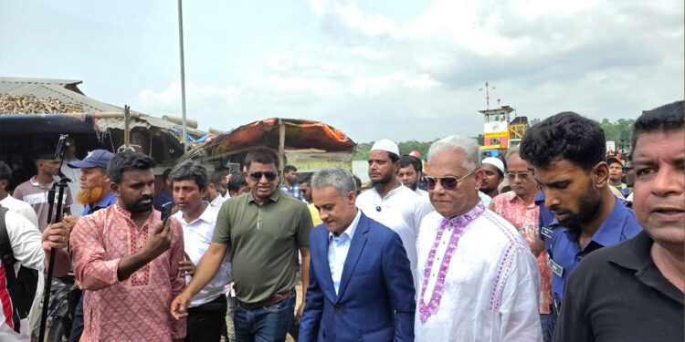 ব্যানারে প্রধানমন্ত্রীর ছবি না থাকায় সেতুমন্ত্রীর গাড়িবহর অবরুদ্ধ করল বাউফল বিএনপি