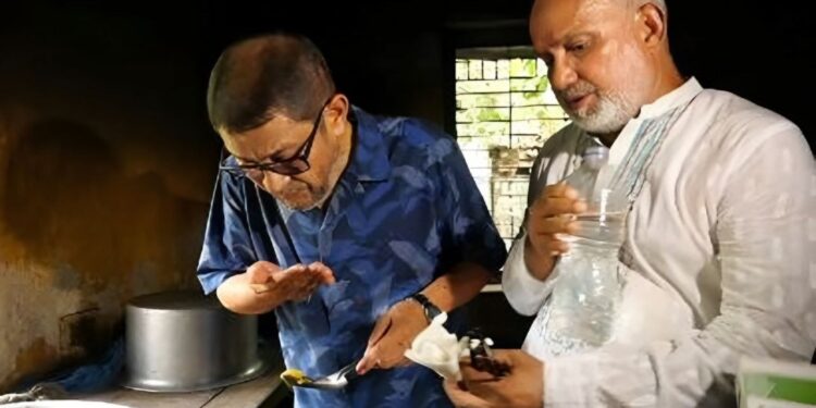 সরকারী হাসপাতালের তরকারি মুখে নিয়েই ফেলে দিলেন স্বাস্থ্যমন্ত্রী