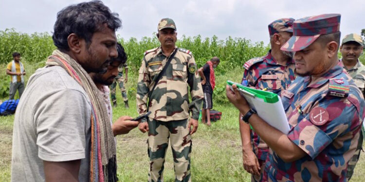 বিজিবির বাধায় সীমান্তে বিএসএফের কাঁটাতারের বেড়া নির্মাণ বন্ধ