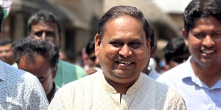 পশ্চিমবঙ্গে ‘মুসলিম ভোট ভাগ করা’য় অভিযুক্ত সেই হুমায়ুনকে ভারত ছাড়তে বললেন বিজেপি মন্ত্রী