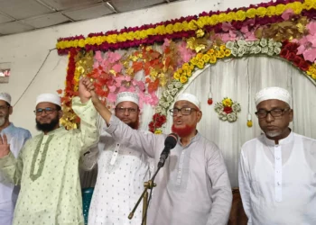 বিএনপি ক্ষমতা দেখিয়ে আ.লীগের পথ অনুসরণ করছে: এটিএম আজহারুল