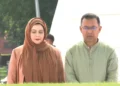 বাবা-মায়ের কবর জিয়ারত করলেন প্রধানমন্ত্রী