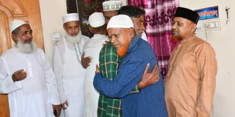 জুলাই শহীদ পরিবারের সঙ্গে জামায়াত নেতাদের ঈদ উদযাপন