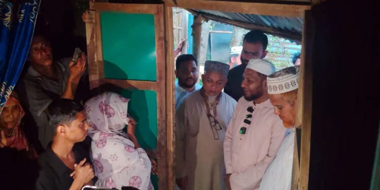 বিএসএফের গুলিতে নিহত মুরসালিনের বাসায় জামায়াত নেতারা