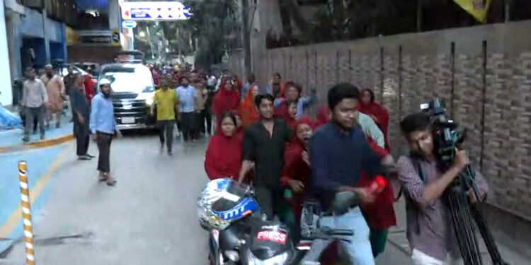 আদ্-দ্বীন হাসপাতালে সাংবাদিকদের ওপর হামলার অভিযোগ, আহত কয়েকজন
