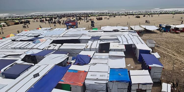কক্সবাজার সৈকত দখল করে ফের চার শতাধিক দোকান নির্মাণ