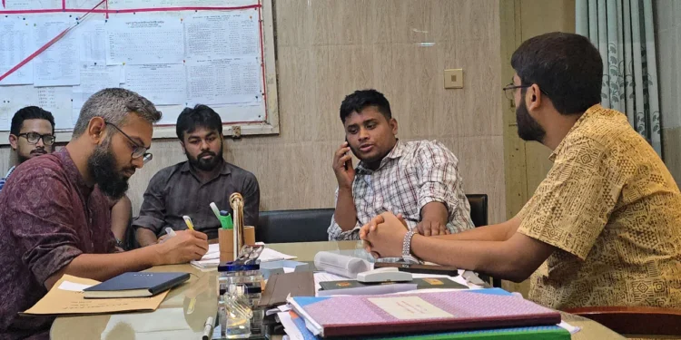 স্বাস্থ্য কমপ্লেক্সে পরিদর্শন  ৫ চিকিৎসককে শোকজ করলো হাসনাত আবদুল্লাহ
