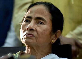 তৃণমূলে ভাঙনের সুর, পশ্চিমবঙ্গে অস্তিত্ব সংকটে মমতার দল
