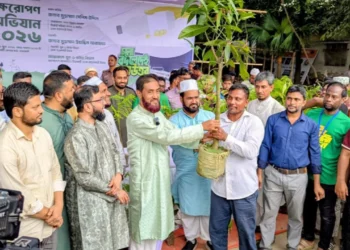 জামায়াতের বৃক্ষরোপন কর্মসূচি উদ্বোধন:  প্লাস্টিকের বোতল জমা দিয়ে মিলছে গাছের চারা