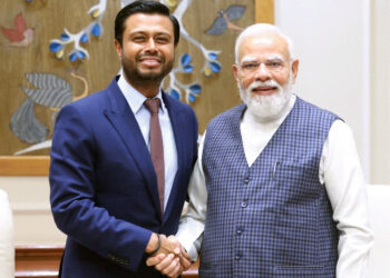 ভারতে ৩০ বিলিয়ন ডলার বিনিয়োগ করবেন বাংলাদেশি-অস্ট্রেলীয় ব্যবসায়ী, দেখা করলেন মোদির সঙ্গে