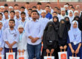 ১৫৩ শিক্ষার্থীকে সংসদ ভবন ঘুরে দেখালেন হাসনাত