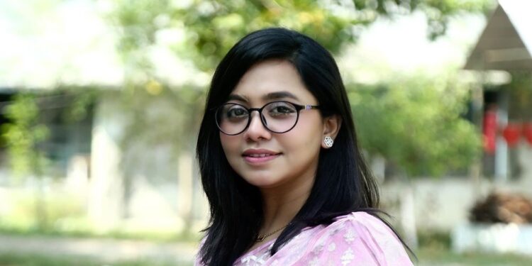 সংসদ থেকে উবার, সিএনজি ও ব্যাটারিচালিত রিকশায় ফেরার অভিজ্ঞতা শেয়ার করলেন এমপি মিতু