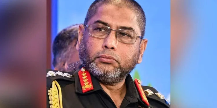 দাড়ি রেখে প্রশংসিত সেনাপ্রধান জেনারেল ওয়াকার