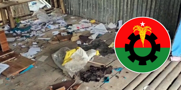 বাগেরহাটে বিএনপির বিক্ষোভ মিছিল থেকে জামায়াতের কার্যালয়ে ভাঙচুর