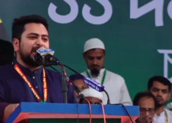 সীমান্তে কাঁটাতার ও নদীতে বাঁধ দিয়ে বন্ধুত্ব হয় না: নাহিদ