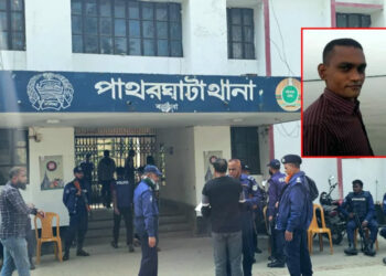 ঘরে ঘুমাতে গেলেন রাতে, সকালে রাস্তার পাশে মিললো রক্তাক্ত মরদেহ