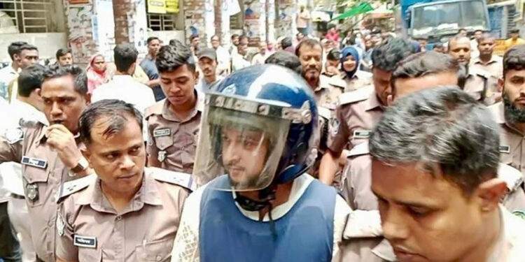 প্রতারণার মামলায় গ্রেফতার তৌহিদ আফ্রিদি, দোয়া চাইলেন বাবা