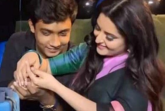 পরীমনিকাণ্ডে এডিসি সাকলায়েনকে বাধ্যতামূলক অবসরে পাঠাল সরকার