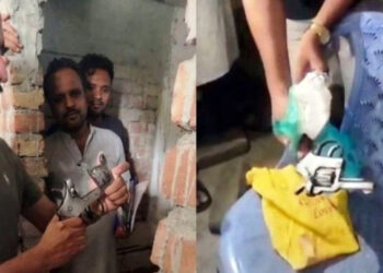 আশুলিয়ায় ‘মেইড ইন পাকিস্তান’ লেখা পিস্তল উদ্ধার
