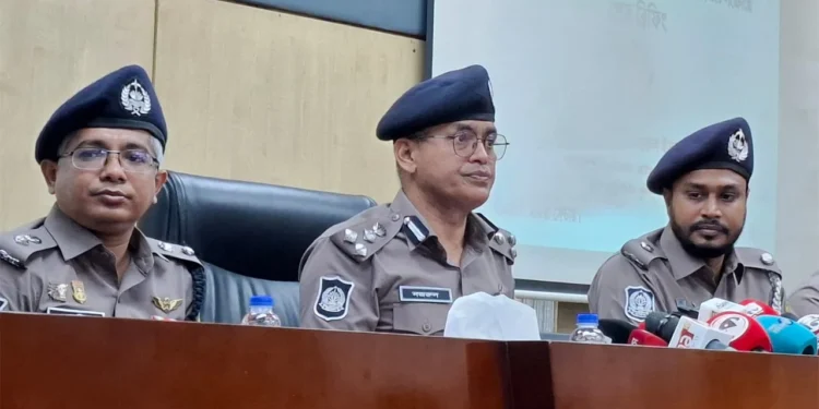আ.লীগের প্রতিষ্ঠাবার্ষিকী ঘিরে সতর্ক অবস্থানে পুলিশ