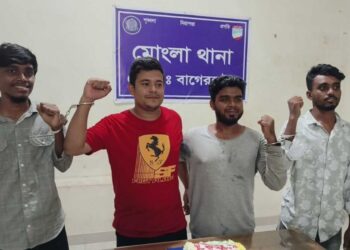 কেক কাটার সময় যুবলীগ-ছাত্রলীগের ৪ নেতাকর্মী আটক