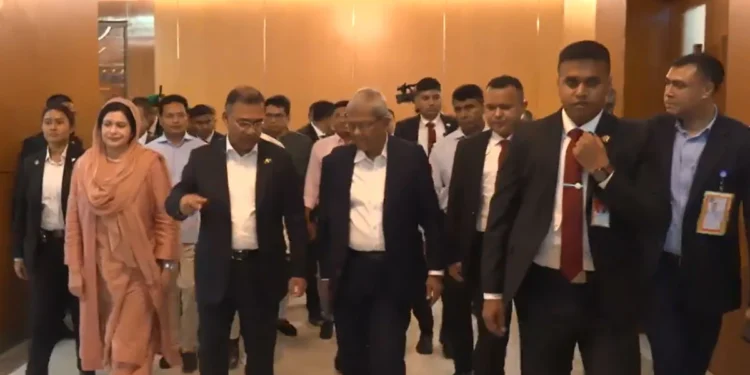 প্রথম বিদেশ সফর শেষে দেশে ফিরেছেন প্রধানমন্ত্রী