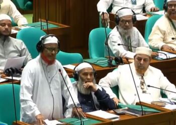 আপনারা কি একাই দেশ চালাবেন, সরকারকে এটিএম আজহারের প্রশ্ন