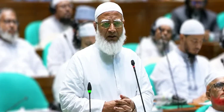 পাচার করা অর্থ ফিরিয়ে আনতে জোরালো উদ্যোগ নিতে হবে