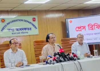 হাসিনার বক্তব্য প্রচারে আদালতের নিষেধাজ্ঞা মানার আহ্বান তথ্য উপদেষ্টার