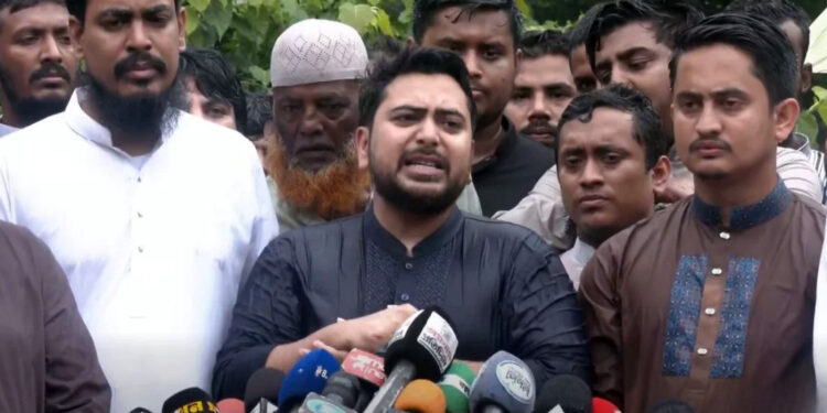 ৫ আগস্টের মধ্যে জুলাই স্মৃতি জাদুঘর খুলতে হবে, না হলে জনগণই খুলে দেবে: নাহিদ ইসলাম