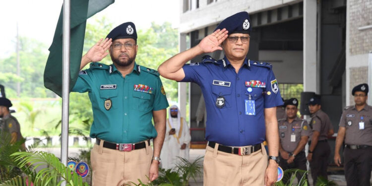 বিপুল অর্থ ব্যয়ে ১ বছরের মধ্যেই দ্বিতীয়বারের মতো পোশাক পরিবর্তন করলো বাংলাদেশ পুলিশ