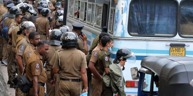 শ্রীলঙ্কায় কারাগারে সংঘর্ষে প্রাণ গেলো ২৫ জনের