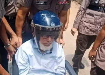 এবার বিস্ফোরক আইনের মামলায় গ্রেপ্তার সাবেক প্রধান বিচারপতি খায়রুল হক
