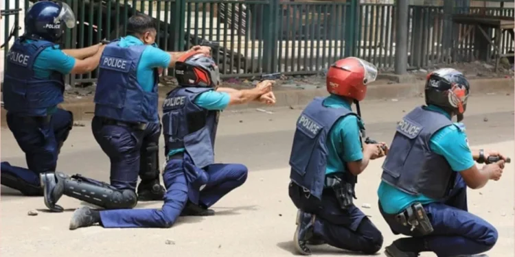 জুলাই গণঅভ্যুত্থানে পলাতক ৫৭ পুলিশ কর্মকর্তা বরখাস্ত হচ্ছেন