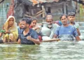 বন্যা ও জলাবদ্ধতায় স্বাস্থ্যঝুঁকি মারাত্মকভাবে বাড়ে, যে বিষয়গুলো অবশ্যই মনে রাখতে হবে