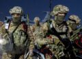 ইরানে সর্বোচ্চ যুদ্ধকালীন সতর্কতা: দেশজুড়ে সামরিক বাহিনীকে ছড়িয়ে পড়ার নির্দেশ