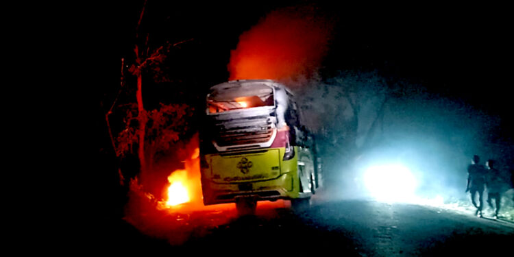 ভাঙ্গায় ঢাকা-খুলনা মহাসড়কে বাসচাপায় নিহত ৫, আহত ৭