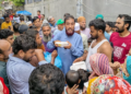 রাজধানীতে পানিবন্দি মানুষের পাশে জামায়াত নেতা সেলিম উদ্দিন