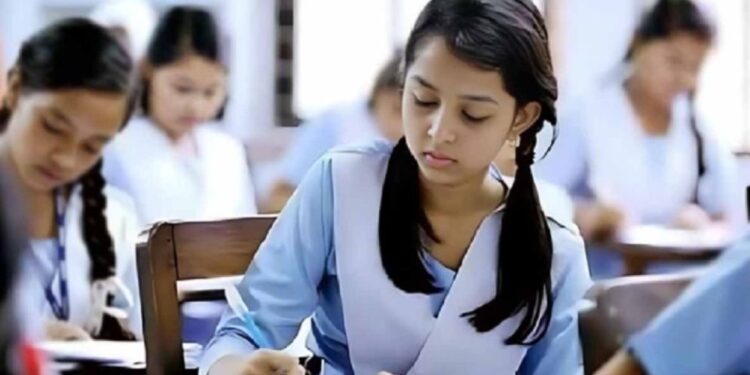 চট্টগ্রাম বাদে সারা দেশে এইচএসসি পরীক্ষা চলবে