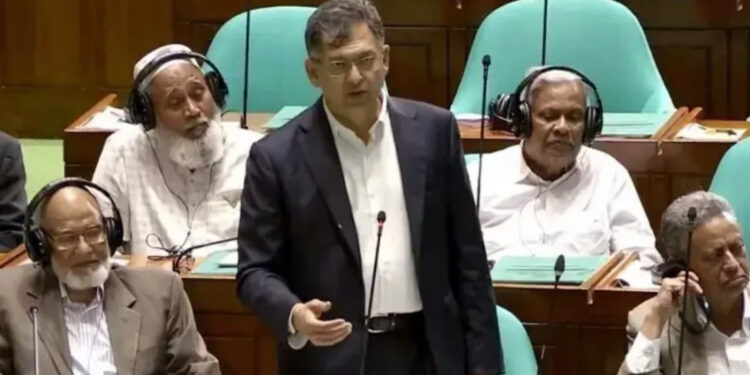 স্ত্রী পাল্টাতে পারবেন, কিন্তু প্রতিবেশীকে পাল্টাতে পারবেন না: সংসদে স্বরাষ্ট্রমন্ত্রী