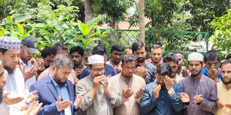শহীদ আবু সাঈদের কবর জিয়ারত করলেন শিবির সভাপতি