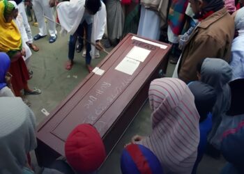 রাষ্ট্রের কাছে শুধুই ‘রেমিট্যান্স মেশিন’, জীবিত অবস্থায় অবহেলা আর মৃত্যুর পর কার্গো গেট