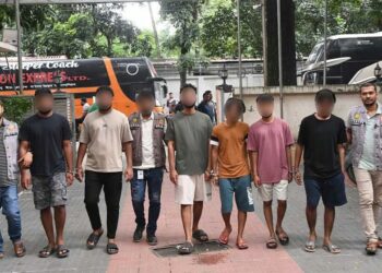 অনলাইন জুয়ার টাকায় তাদের ‘বিলাসী জীবন’