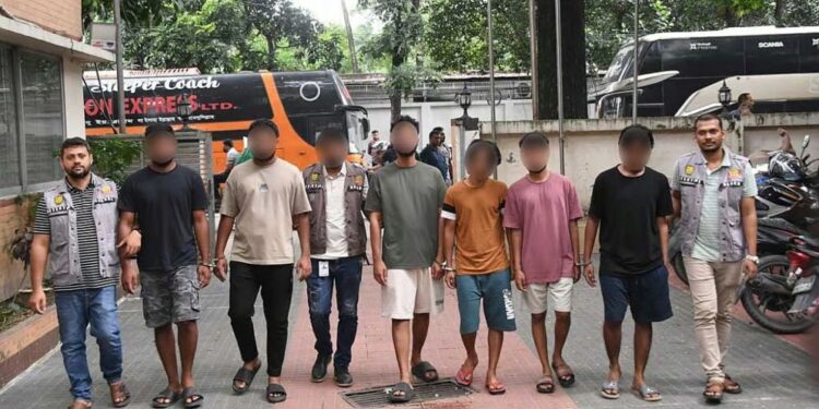 অনলাইন জুয়ার টাকায় তাদের ‘বিলাসী জীবন’