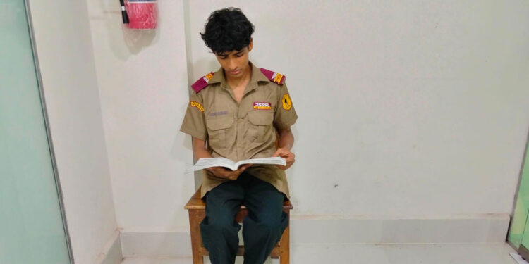বিকেলে বাবার দাফন, রাতে এটিএম বুথে ডিউটি, সকালে এইচএসসি পরীক্ষা