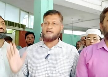 একসঙ্গে ১৭ কর্মকর্তা-কর্মচারীকে বদলি, জামায়াতপন্থিদের সরিয়ে দেওয়ার অভিযোগ