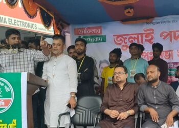 জনগণের সঙ্গে প্রতারণা করলে বঙ্গোপসাগরে ডুবে মরতে হবে: হাসনাত আবদুল্লাহ